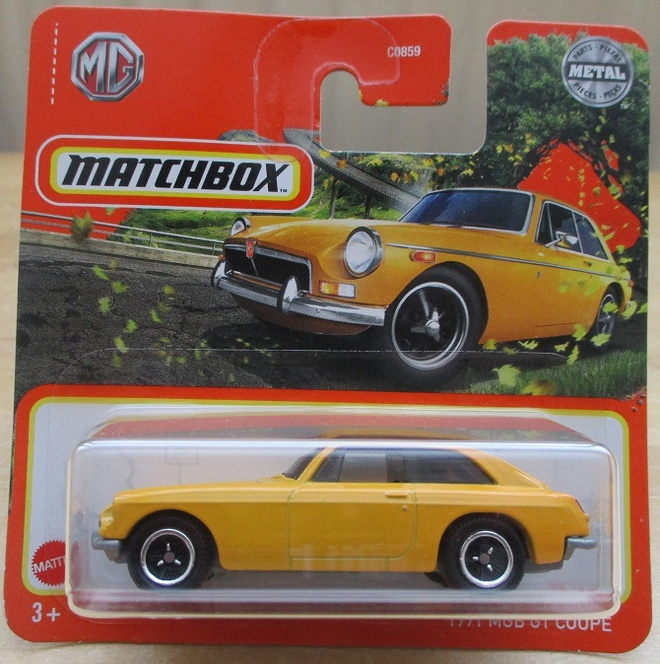 MGB GT Coupe 2 door Yellow 1971 Matchbox 2022 1:64