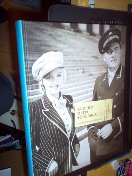 Outi Heiskanen ym.: Asuuko neiti Töölössä ? (1 p. 2004 )