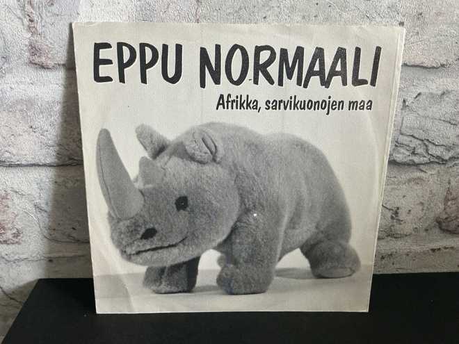 EPPU NORMAALI: Afrikka, Sarvikuonojen Maa 7” single