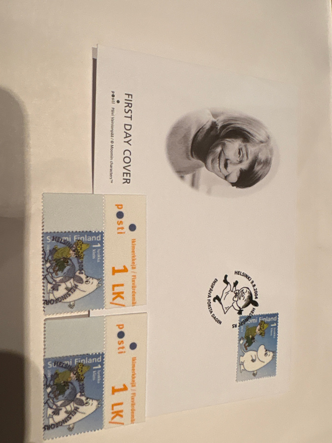 Muumi Ensipäiväkuori ja 2 muumimerkkiä
