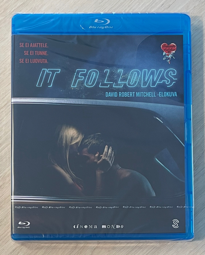David Robert Mitchell: IT FOLLOWS (2014) uusi ja muoveissa