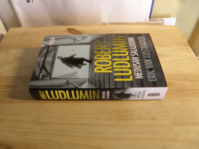Robert Ludlum Medusan salajuoni (nidottu 2019)