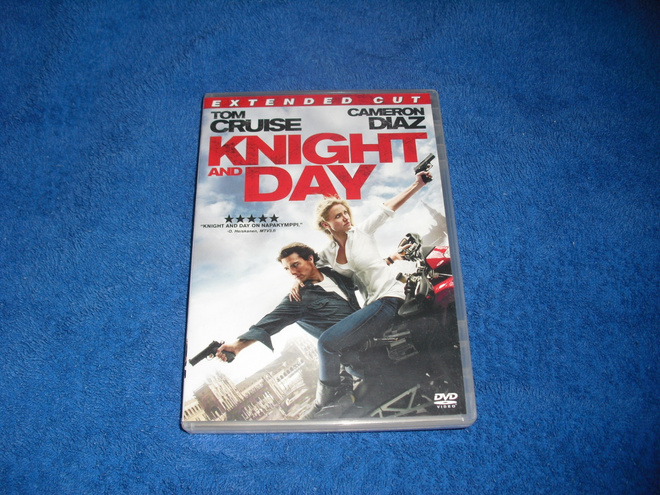 KNIGHT AND DAY (Tom Cruise)***