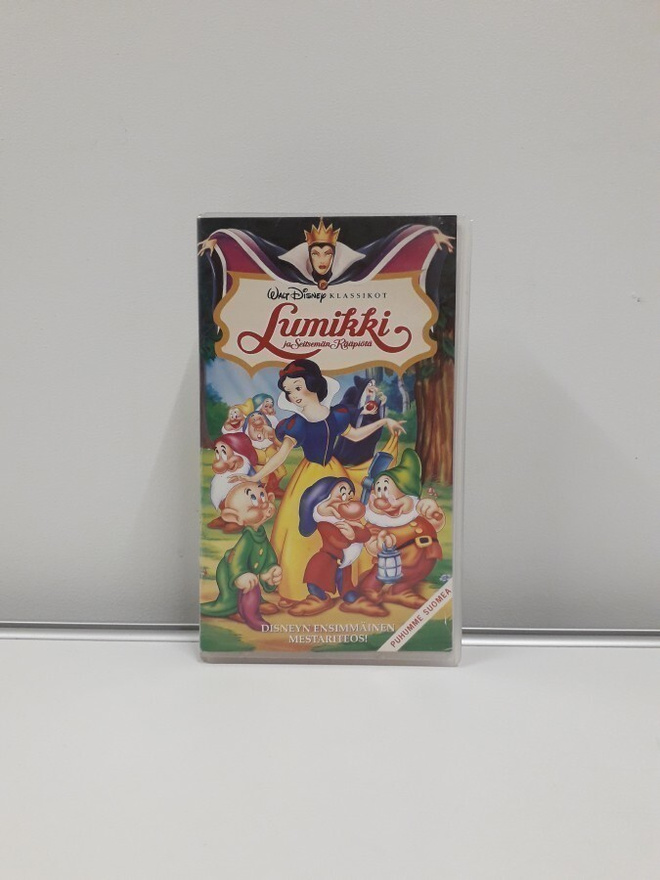 Lumikki Ja Seitsemän Kääpiötä (WD Klassikot, vhs)
