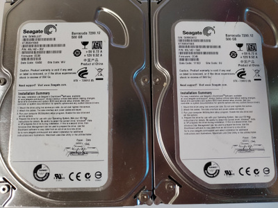 Kovalevyjä Seagate 500GB,2kpl,pöytä tietokoneeseen.