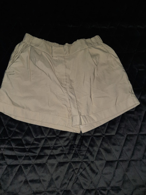 Shortsit koko 38