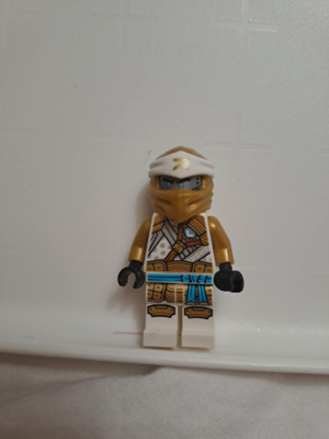LEGO  Zane (Golden Ninja) - Crystalized