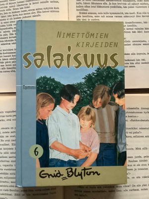 Enid Blyton - Nimettömien kirjeiden salaisuus (sid.)