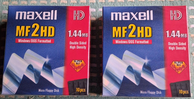 1.4 MB 3.5"-levykkeitä  2x10kpl