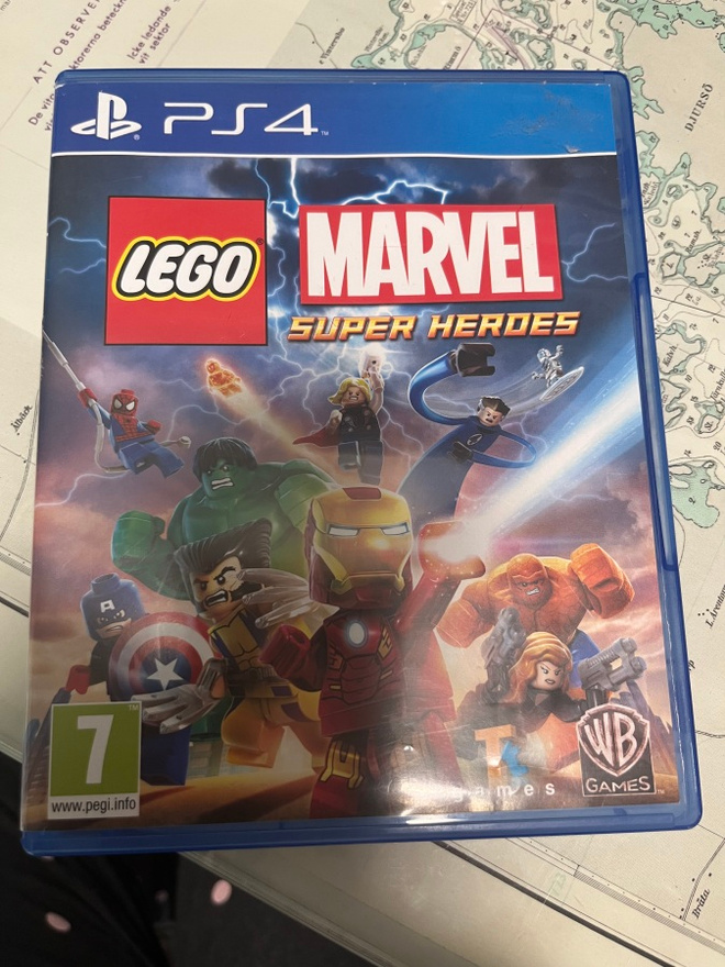 PS4 Lego Marvel Super Heroes (italiankielinen)