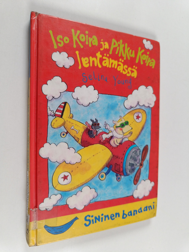 Selina Young : Iso Koira ja Pikku Koira lentämässä