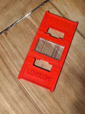 Lenslok kopiosuojauslaite / retro