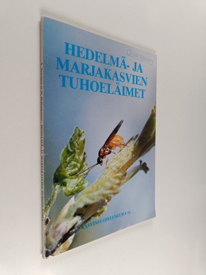 Tuomo Tuovinen : Hedelmä- ja marjakasvien tuhoeläimet