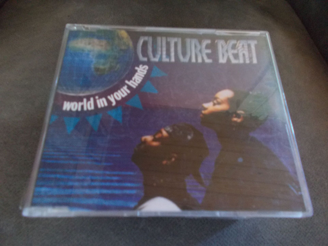CDM CULTURE BEAT ** WORLD IN YOUR HANDS **