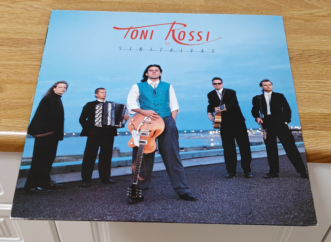 Toni Rossi sinitaivas LP