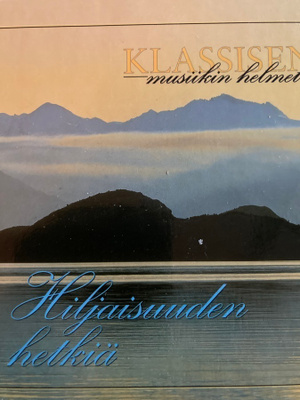 KLASSISEN MUSIIKIN HELMET - HILJAISUUDEN HETKIÄ