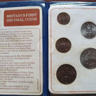 BRITAIN´S FIRST DECIMAL COINS - Iso-Britannian desimaaliarvo - pikkukuva 4