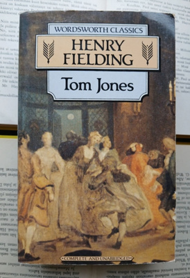 Henry Fielding - Tom Jones (paperback)