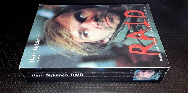 Raid ; Raid ja paperiansa ; Raid ja lihava mies