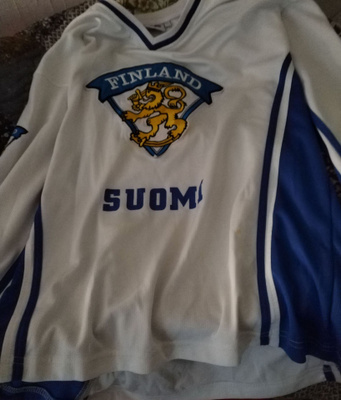 Myytävänä Leijonien aito pelipaita.