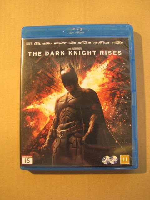 THE DARK KNIGHT RISES ( CFhristian Bale )