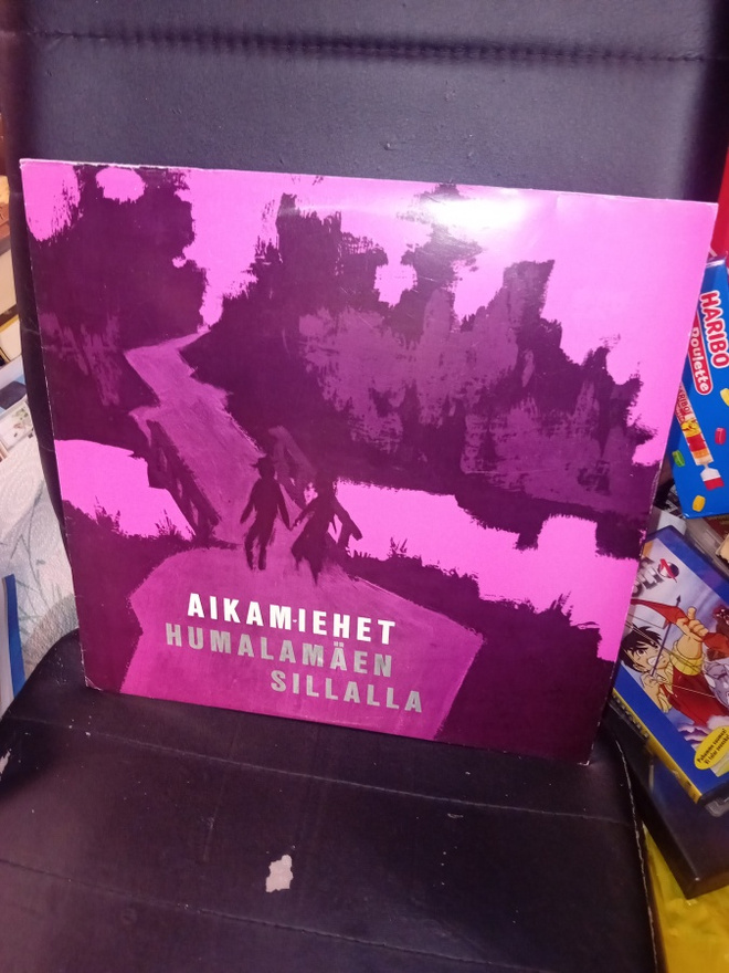 LP AIKAMIEHET HUMALAMÄEN SILLALLA ( SIS POSTIKULU )
