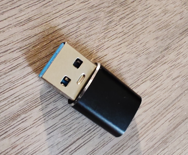 USC-C (naaras) to USB 3.0 (uros) sovitin