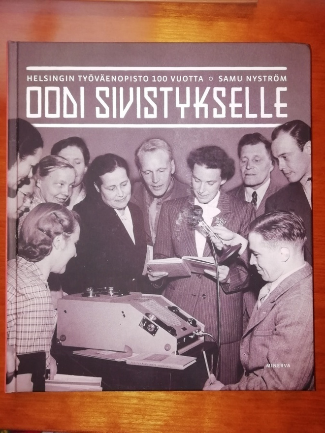 Oodi sivistykselle : Helsingin työväenopisto 100 vuotta