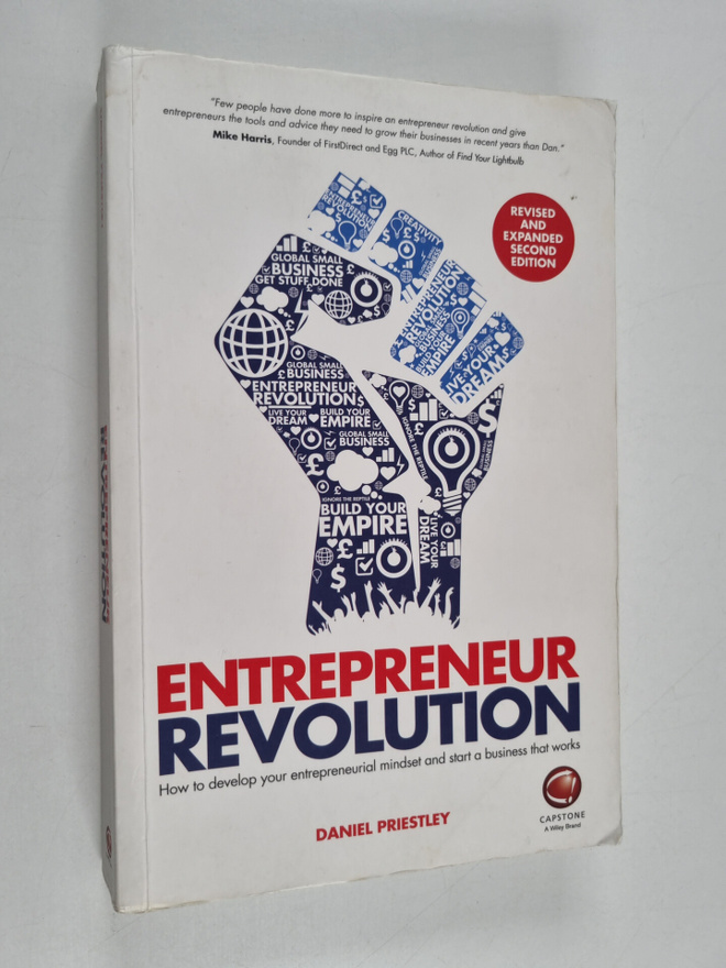 Daniel Priestley : Entrepreneur revolution : how to devel...
