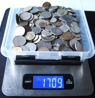 Ulkomaisia kolikoita 1,709 Kg. No 2