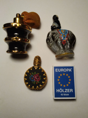 Vanhat hajuvesipullot