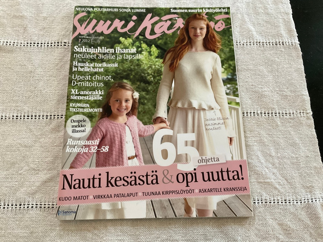 Suuri Käsityö 7/2012, mm. Sieni - villasukat