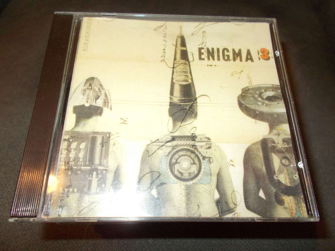 CD ENIGMA ** LE ROI EST MORT VIVE LE ROI **