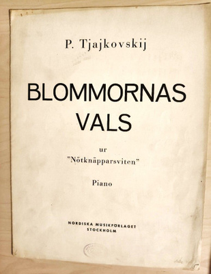 P. Tjajkovskij: Blommornas vals ur "Nötknäpparsviten"