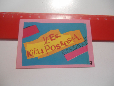 K13 Xylitol Tarra-Jenkki # 33 jees kieli poskessa