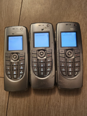 3kpl Nokia 9300 puhelinta
