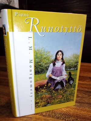 Montgomery :  Pieni runotyttö ( SIS POSTIKULU)