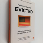 Matthew Desmond : Evicted : poverty and profit in the Ame... - pikkukuva 1