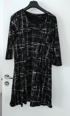 a-mallinen mekko 42-44 (taskut)