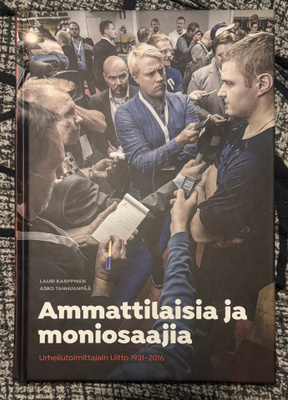AMMATTILAISIA JA MONIOSAAJIA 2016