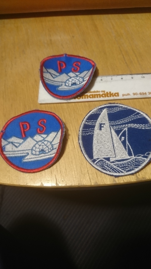 Kangasmerkkejä 3 kpl PS tuntemattomia