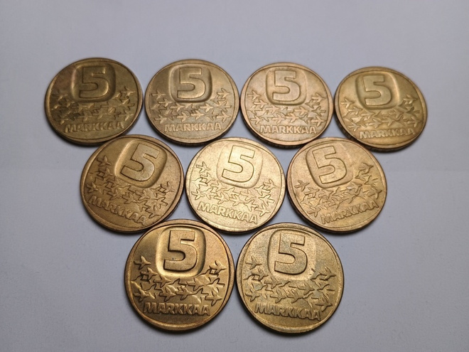 5 mk jäänmurtaja vitoset eri vuosilta 8kpl