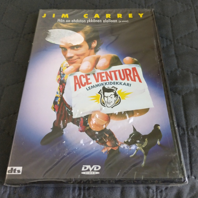 Ace Ventura - Lemmikkidekkari (1994) DVD **muoveissa**