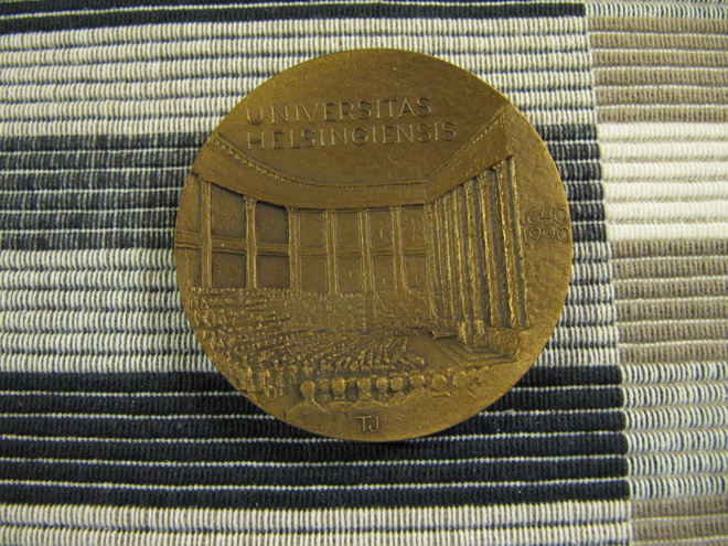 Helsingin Yliopisto 1640-1990 mitali/Toivo Jaatinen.