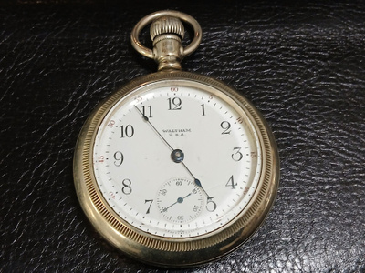Toimiva Antiikkinen Waltham-taskukello vuodelta 1905, malli
