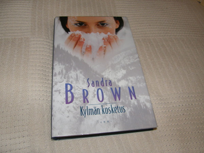 Sandra Brown Kylmän kosketus -sid