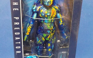 PREDATOR UUSI FIGUURI PAKETISSAAN (W)
