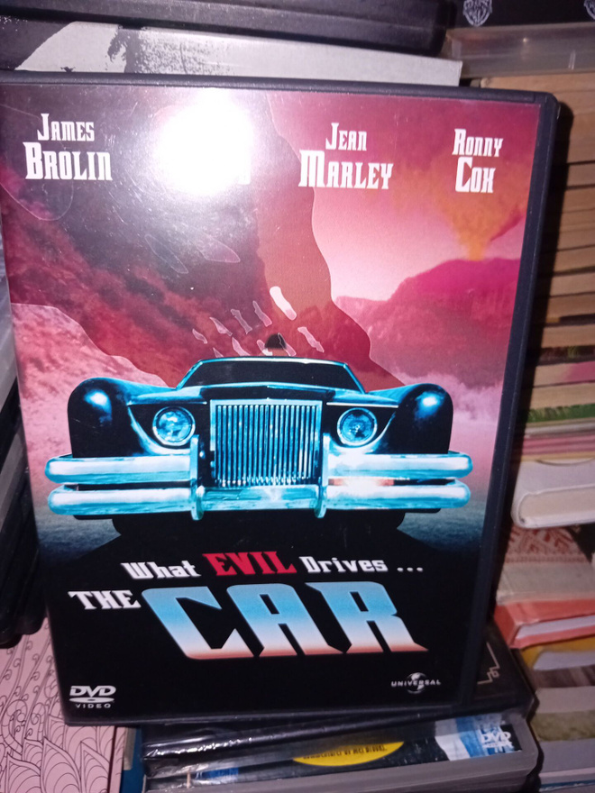 DVD WHAT EVIL DRIVES ... THE CAR ( SIS POSTIKULU )