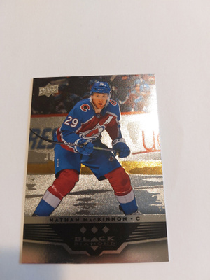 2021-22 UD 05-06 Black Diamond Retro #BD32 Nathan MacKinnon