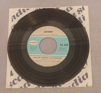 Johnny Hyvin Menee Kuitenkin 7"Single